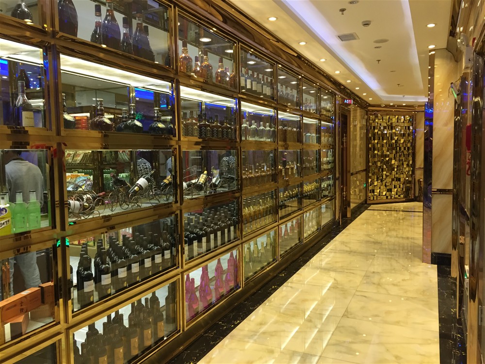 昆明喜临门量贩式KTV工程全数选取217永信贵宾会瓷砖微晶石产品铺贴