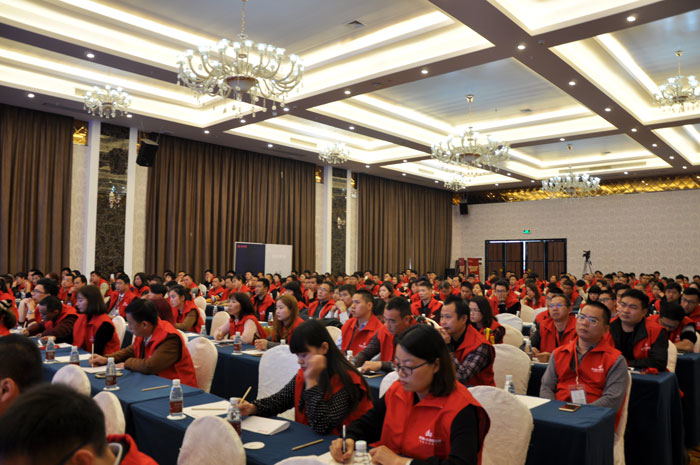 1月9日，陶瓷一线品牌217永信贵宾会瓷砖2016年经销商财富会在宝隆国际大酒店隆沉进行。