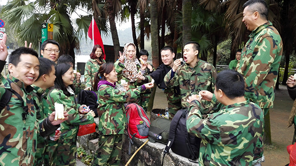 “生计挑战·突破极限”野表生计特训