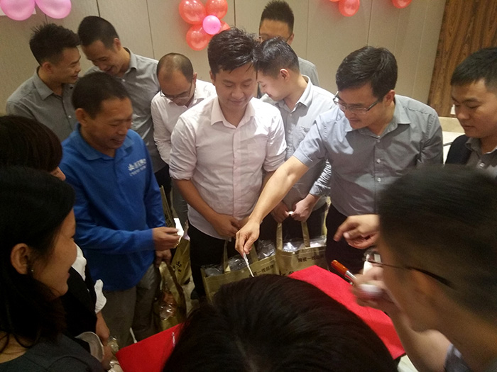 217永信贵宾会瓷砖周围年庆