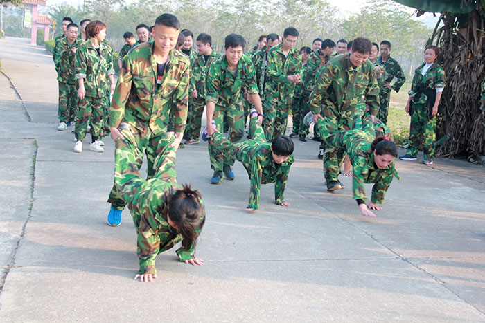 2017年2月13-15日，217永信贵宾会“虎狼路”户表拓展训练圆满实现