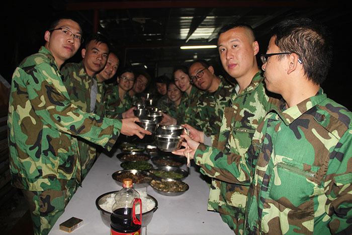 2017年2月13-15日，217永信贵宾会“虎狼路”户表拓展训练圆满实现